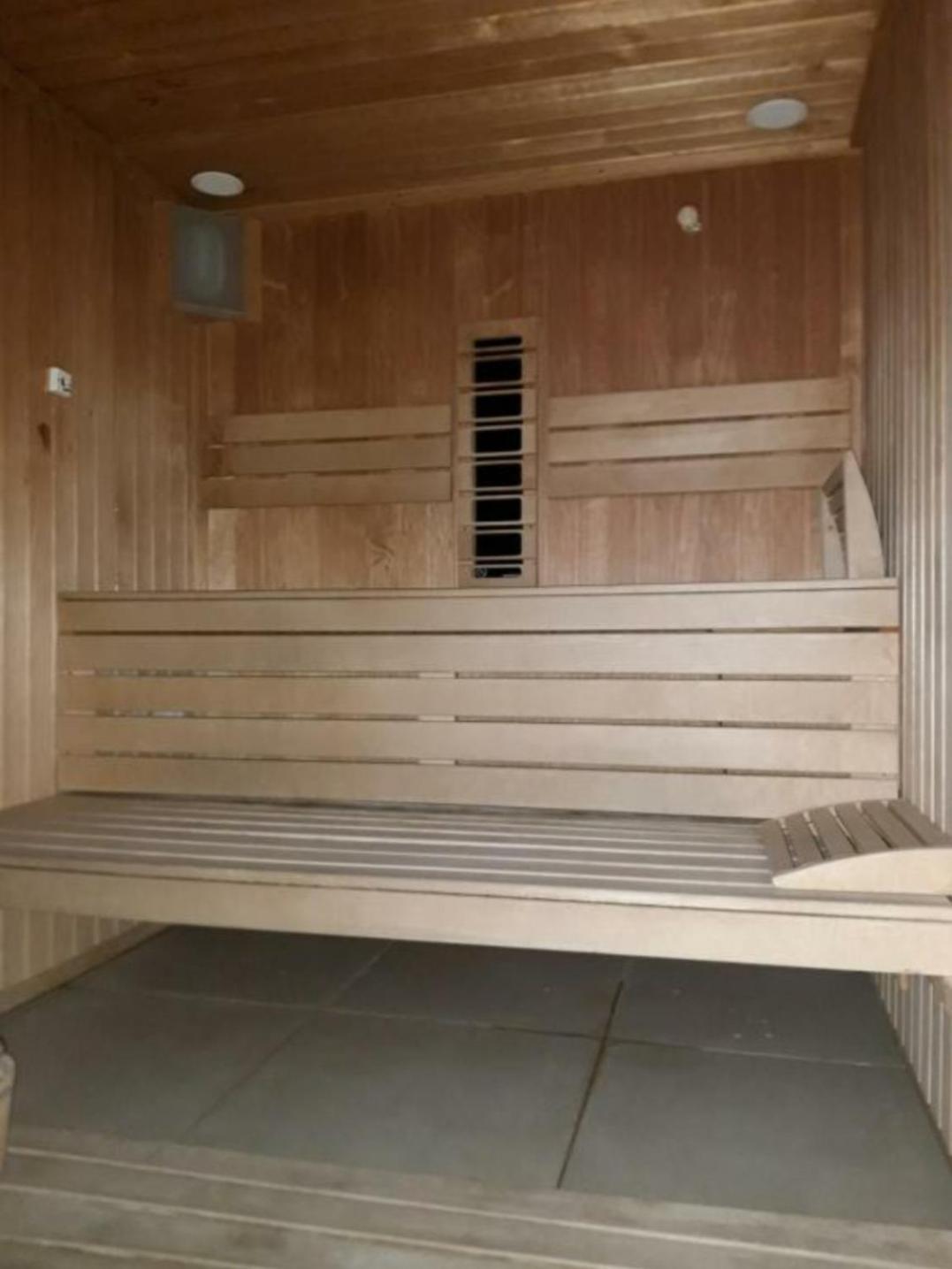 Luxury Suite Alezzi Beach Apartment Piscina Incalzita Sauna Jacuzzi Parking Năvodari Exterior foto