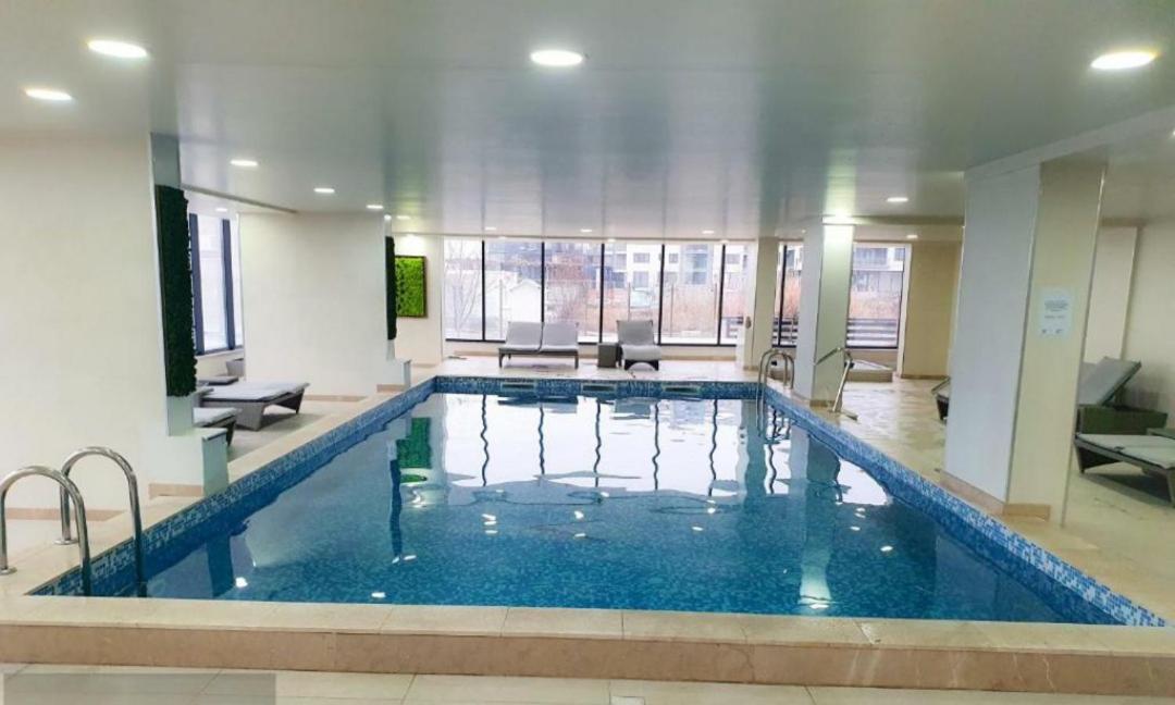 Luxury Suite Alezzi Beach Apartment Piscina Incalzita Sauna Jacuzzi Parking Năvodari Exterior foto