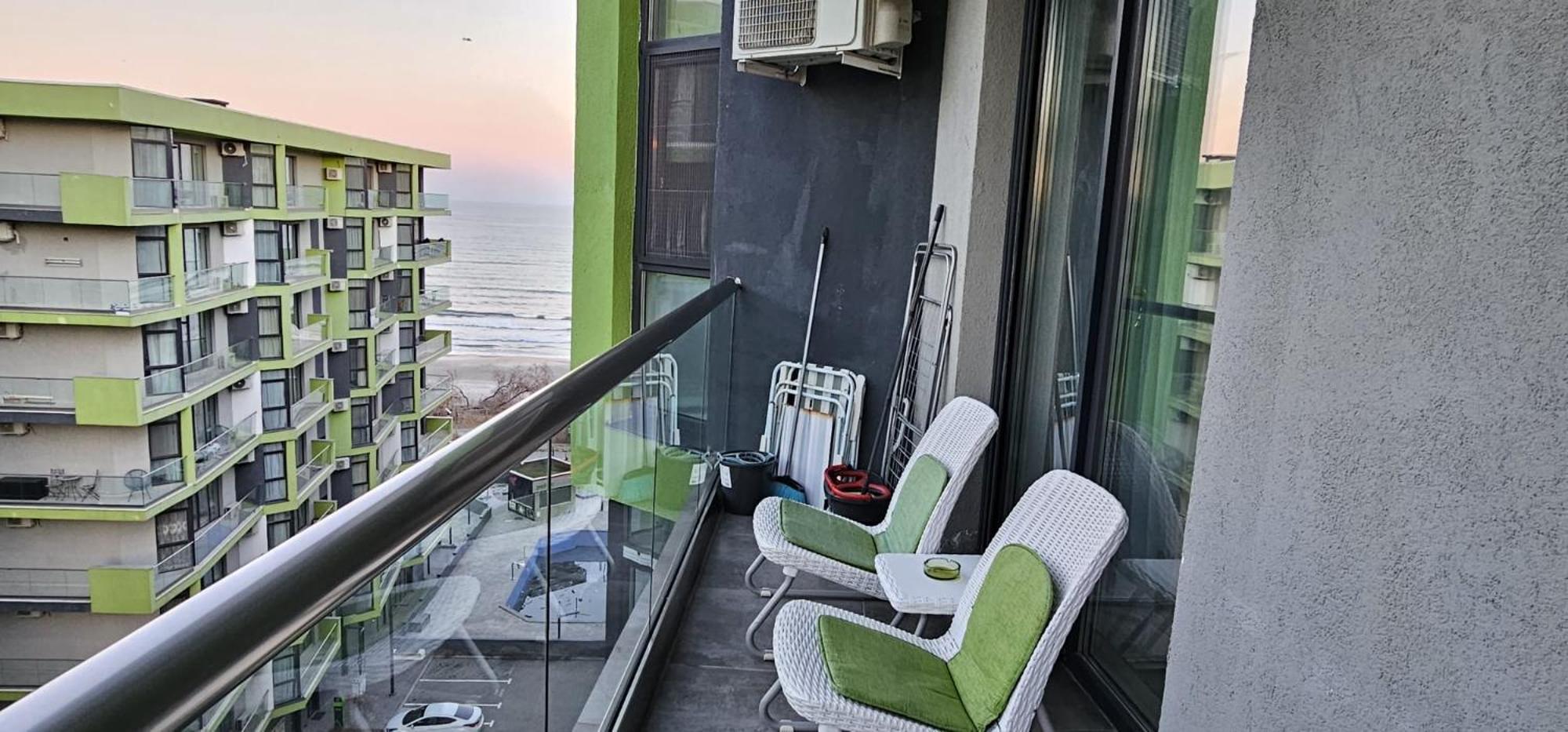 Luxury Suite Alezzi Beach Apartment Piscina Incalzita Sauna Jacuzzi Parking Năvodari Exterior foto